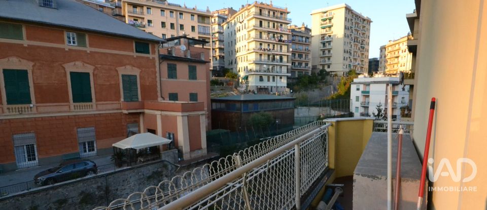 Three-room apartment of 72 m² in Genova (16159)