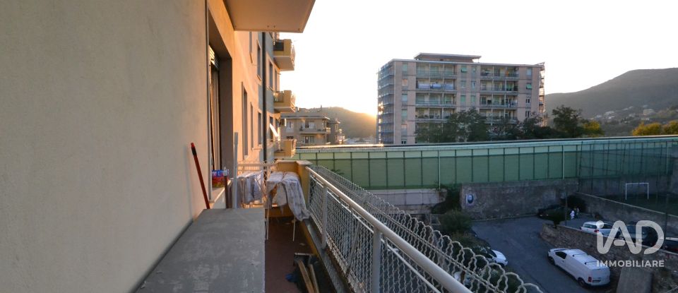 Three-room apartment of 72 m² in Genova (16159)
