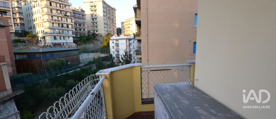 Three-room apartment of 72 m² in Genova (16159)