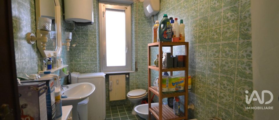 Three-room apartment of 72 m² in Genova (16159)
