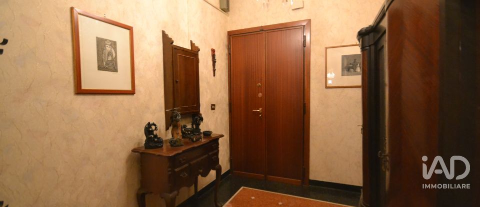 Three-room apartment of 72 m² in Genova (16159)