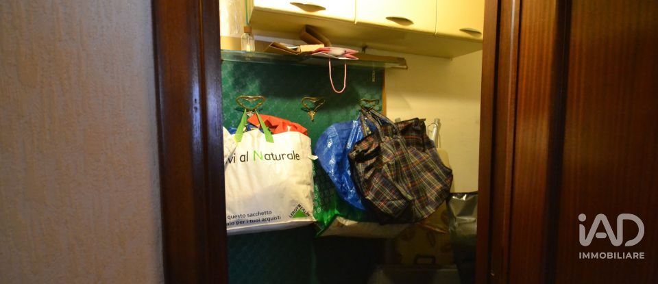 Three-room apartment of 72 m² in Genova (16159)