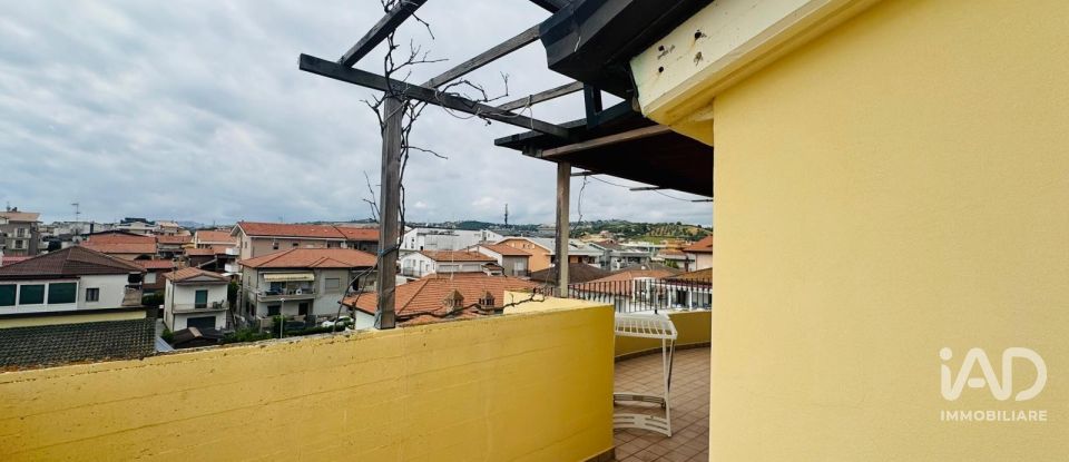 Appartamento 5 locali di 103 m² a Tortoreto (64018)