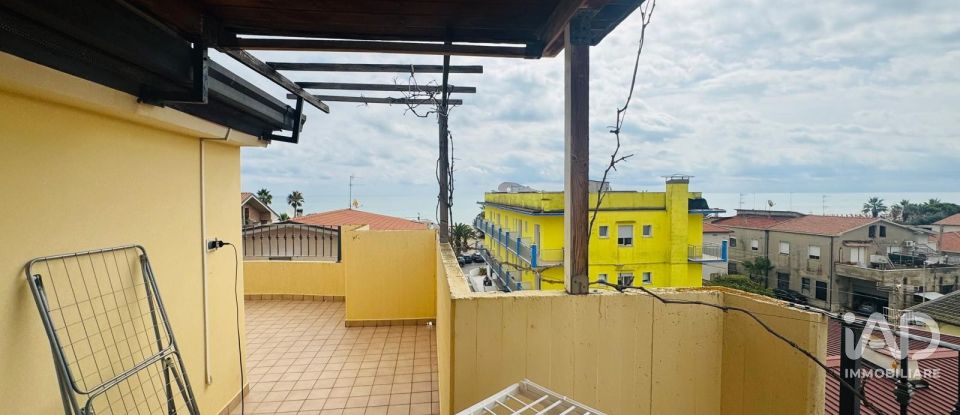 Appartamento 5 locali di 103 m² a Tortoreto (64018)