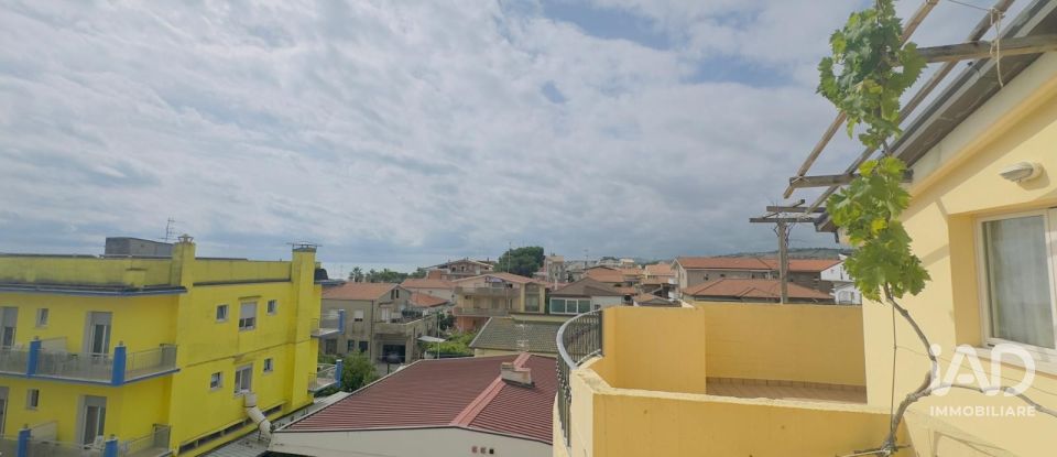 Appartamento 5 locali di 103 m² a Tortoreto (64018)