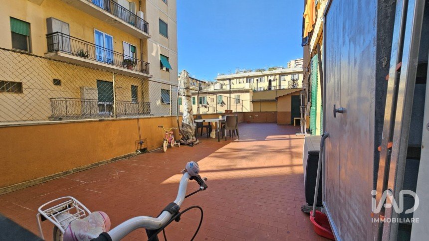 Four-room apartment of 139 m² in Genova (16144)