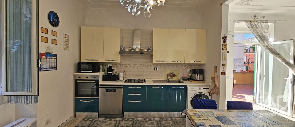 Four-room apartment of 139 m² in Genova (16144)