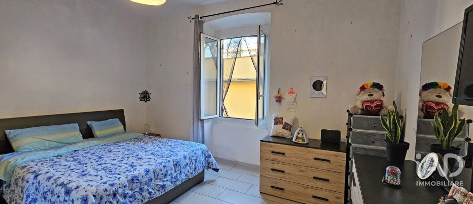 Four-room apartment of 139 m² in Genova (16144)