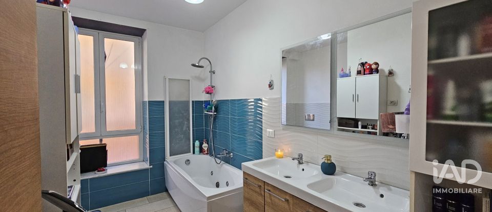 Four-room apartment of 139 m² in Genova (16144)