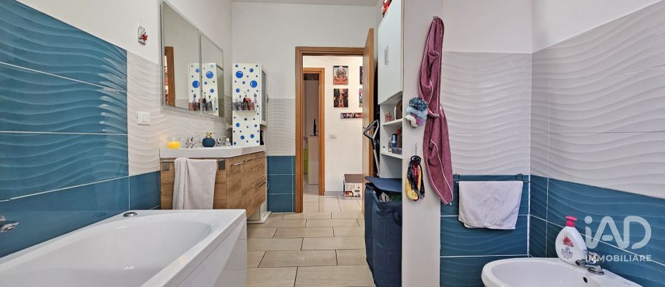 Four-room apartment of 139 m² in Genova (16144)