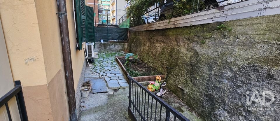 Four-room apartment of 139 m² in Genova (16144)