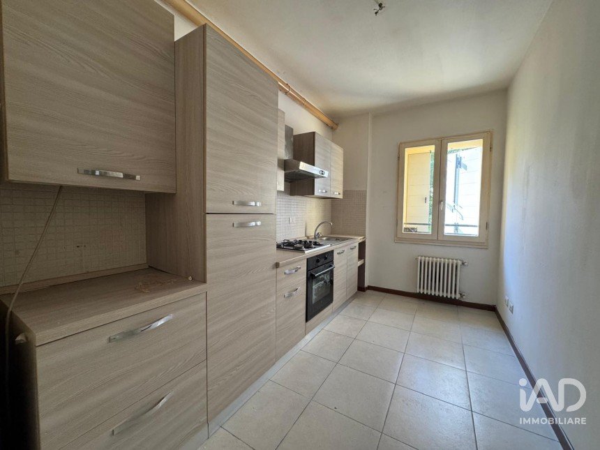 Apartment 5 rooms of 110 m² in Mirandola (41037)