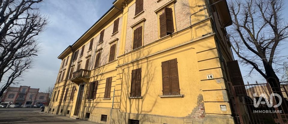 Barn conversion 10 rooms of 910 m² in Mirandola (41037)