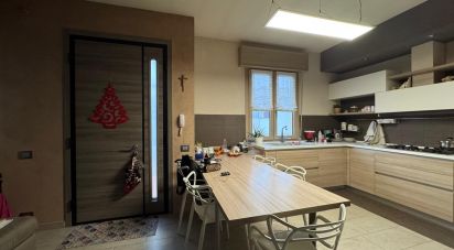 Casale 5 locali di 210 m² in Mirandola (41037)