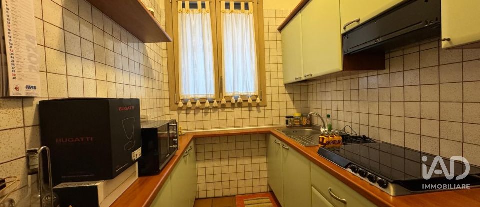 Farm 5 rooms of 210 m² in Mirandola (41037)