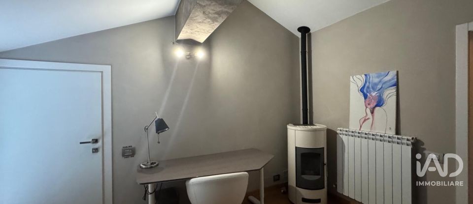 Farm 5 rooms of 210 m² in Mirandola (41037)