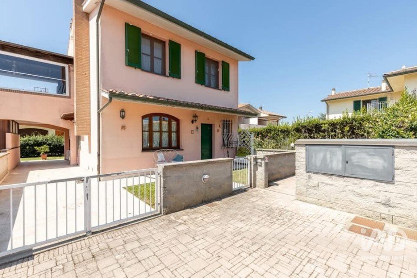 Trilocale di 83 m² a Ponsacco (56038)