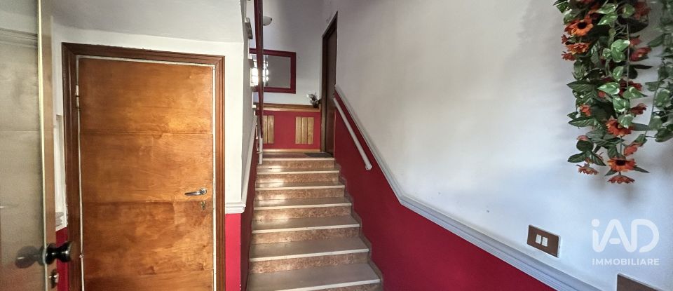 Four-room apartment of 110 m² in Nova Milanese (20834)