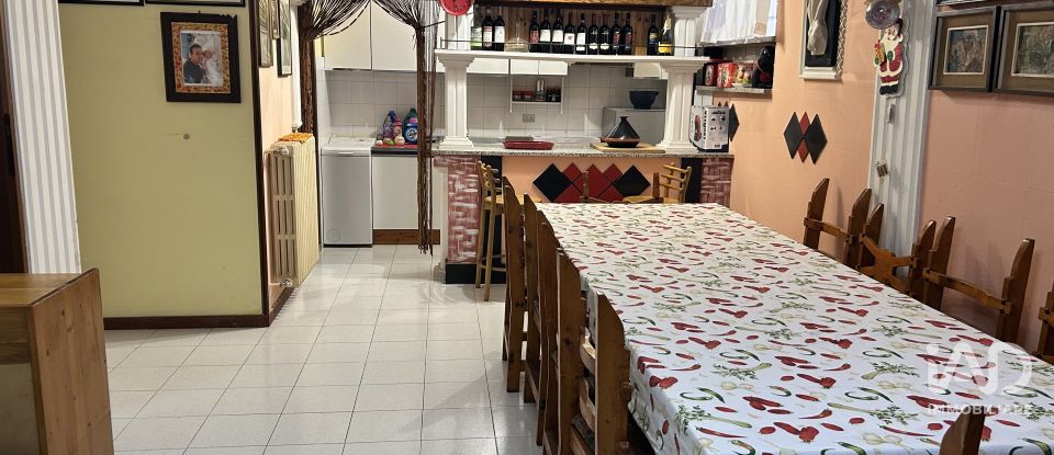 Four-room apartment of 110 m² in Nova Milanese (20834)