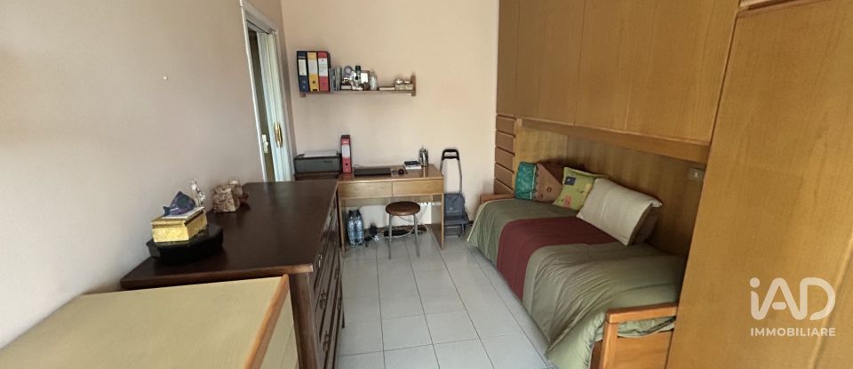 Four-room apartment of 110 m² in Nova Milanese (20834)