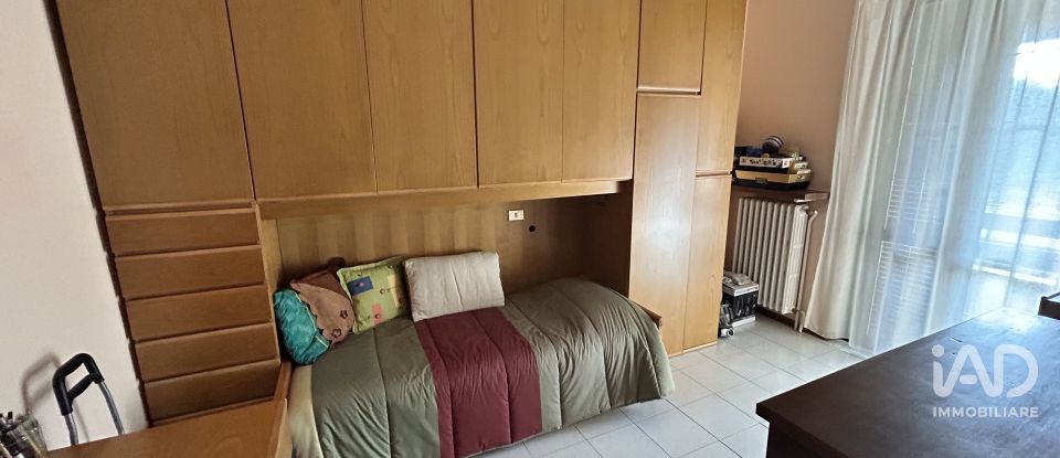 Four-room apartment of 110 m² in Nova Milanese (20834)