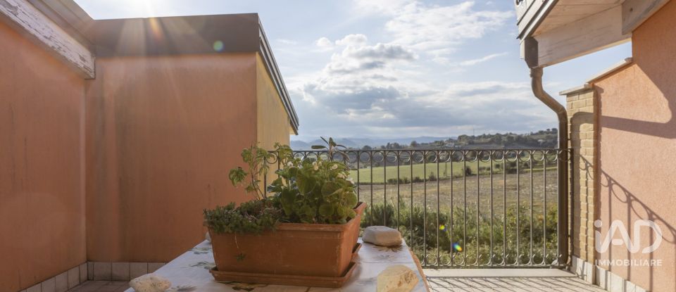 Four-room apartment of 119 m² in Osimo (60027)