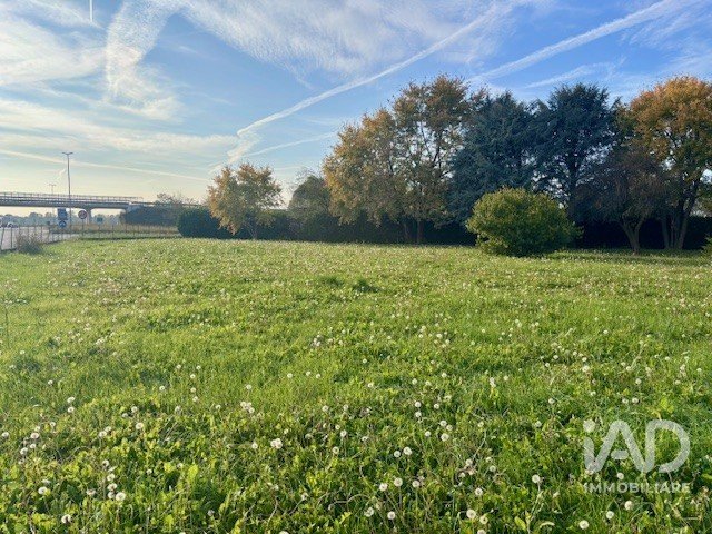 Terreno di 2.350 m² in Bolzano Vicentino (36050)