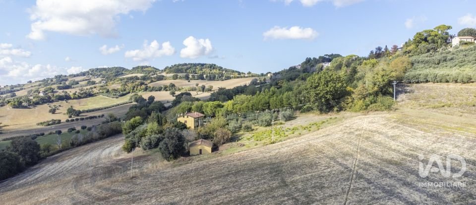 Casa indipendente / Villa 4 locali di 250 m² in Osimo (60027)