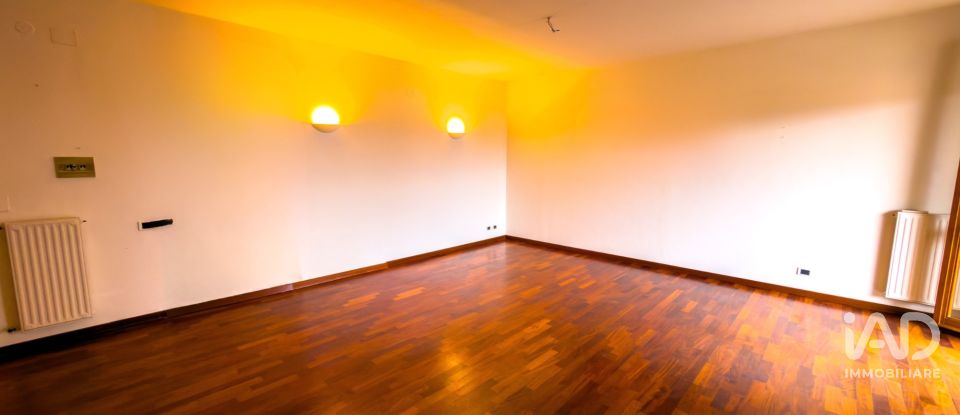 Quadrilocale di 102 m² a Foligno (06034)