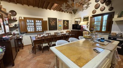 Casale 6 locali di 240 m² in Sansepolcro (52037)