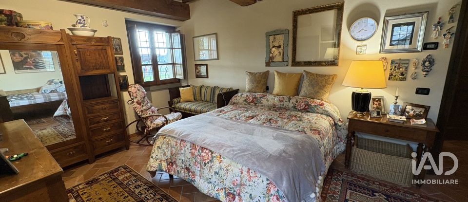 Casale 6 locali di 240 m² in Sansepolcro (52037)