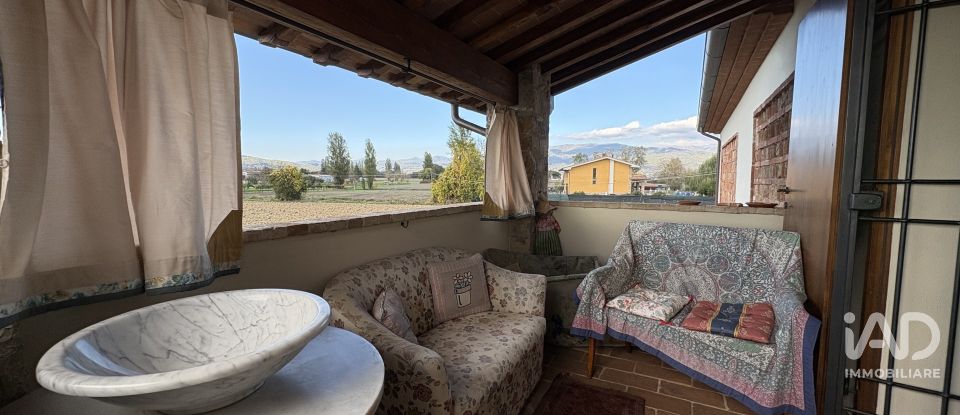 Casale 6 locali di 240 m² in Sansepolcro (52037)