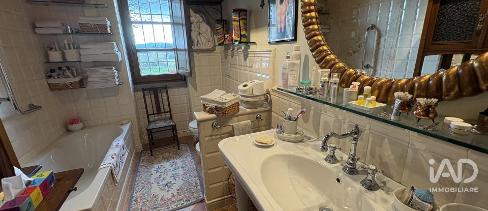 Casale 6 locali di 240 m² in Sansepolcro (52037)