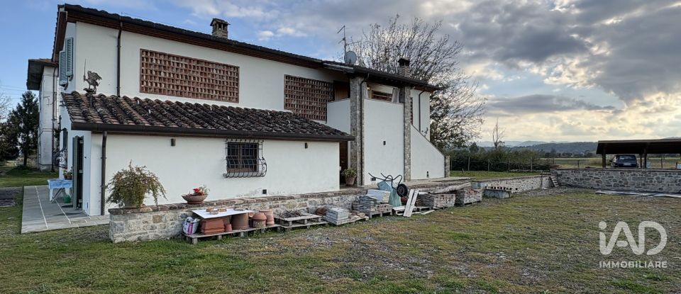 Casale 6 locali di 240 m² in Sansepolcro (52037)
