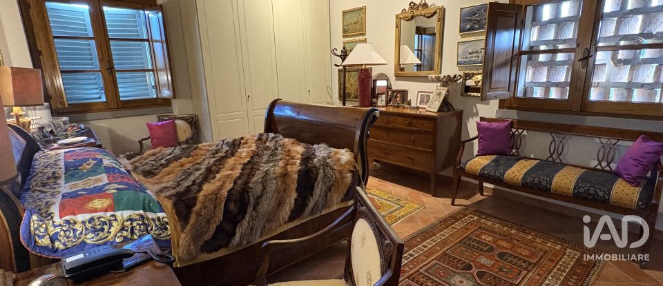 Casale 6 locali di 240 m² in Sansepolcro (52037)