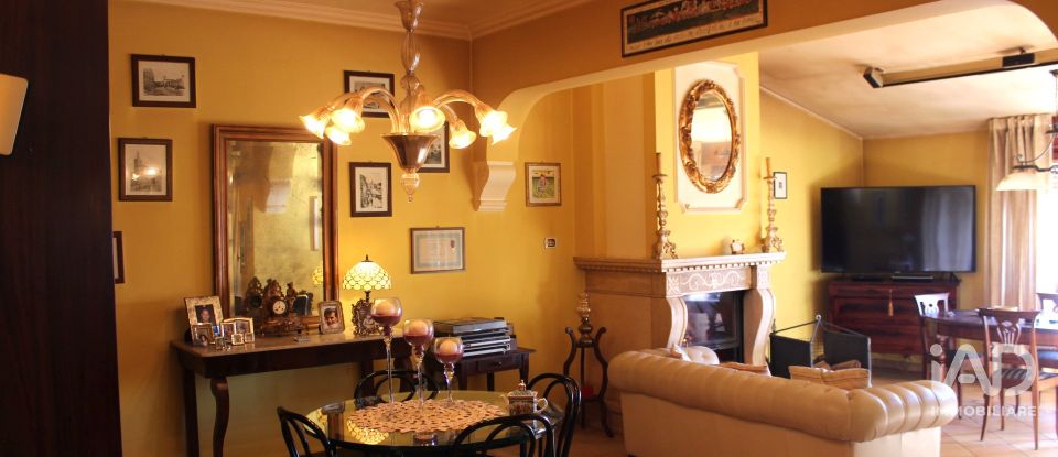 Appartamento 5 locali di 207 m² a Appignano (62010)