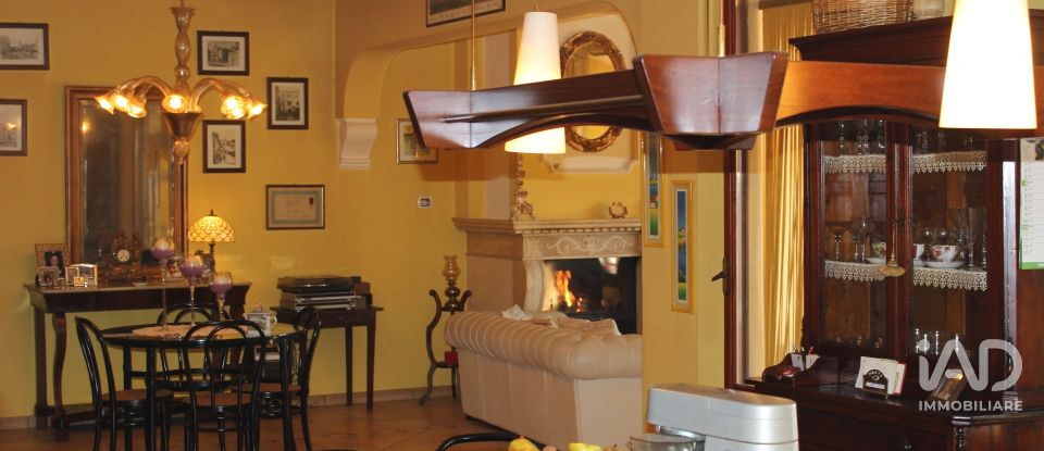 Appartamento 5 locali di 207 m² a Appignano (62010)