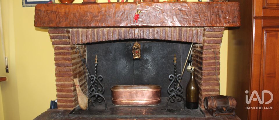 Appartamento 5 locali di 207 m² a Appignano (62010)