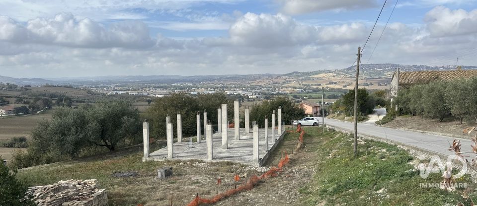 Terreno di 2.170 m² in Potenza Picena (62018)