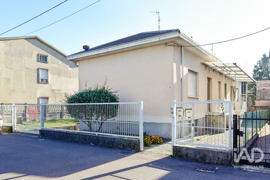 House 5 rooms of 320 m² in Meda (20821)
