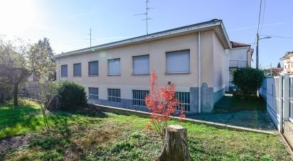 Casa indipendente / Villa 5 locali di 320 m² in Meda (20821)
