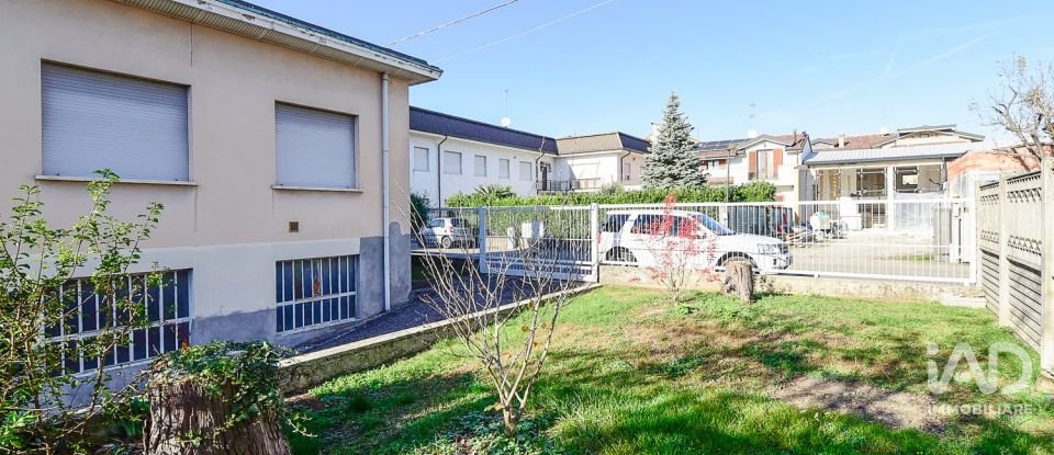 House 5 rooms of 320 m² in Meda (20821)
