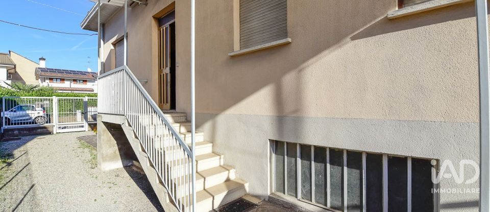 House 5 rooms of 320 m² in Meda (20821)