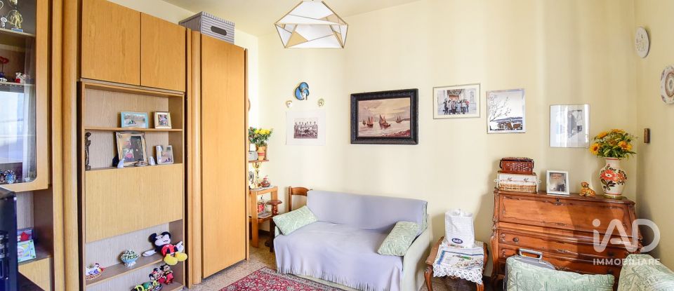 House 5 rooms of 320 m² in Meda (20821)