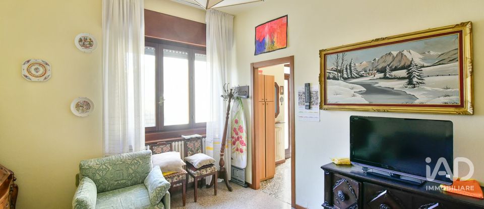 House 5 rooms of 320 m² in Meda (20821)