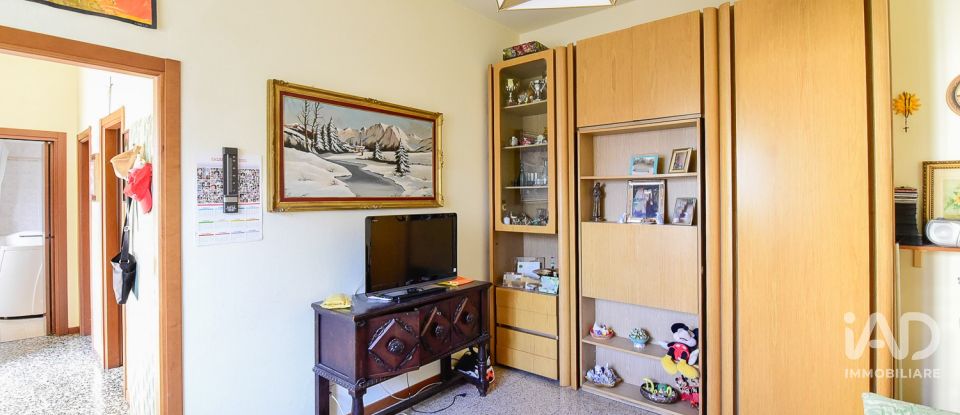 House 5 rooms of 320 m² in Meda (20821)