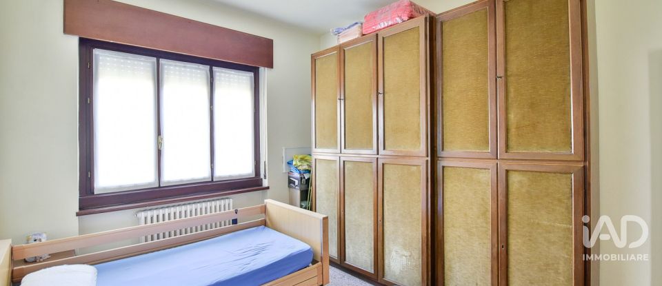 House 5 rooms of 320 m² in Meda (20821)