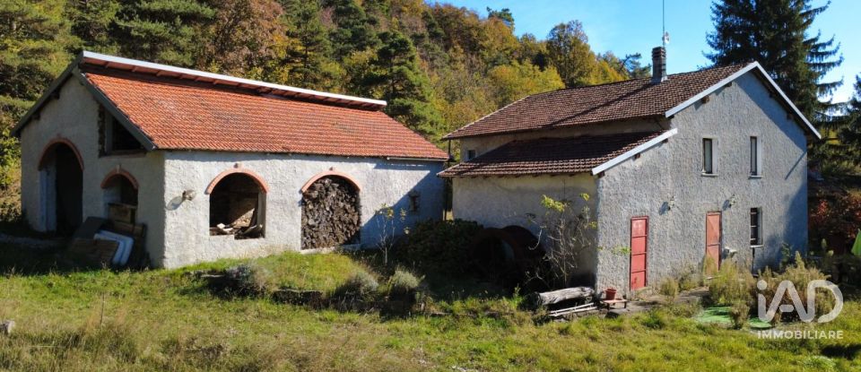 House 8 rooms of 215 m² in Giusvalla (17010)