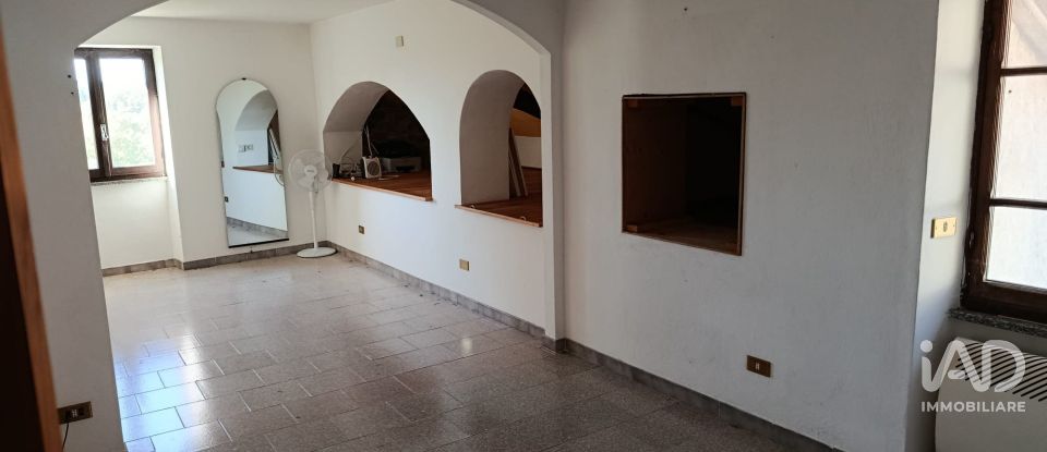 House 8 rooms of 215 m² in Giusvalla (17010)