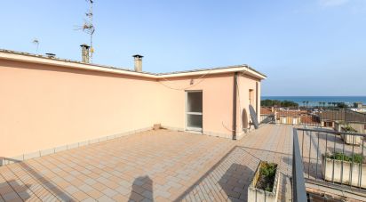 Casa indipendente 10 locali di 300 m² in Porto Sant'Elpidio (63821)